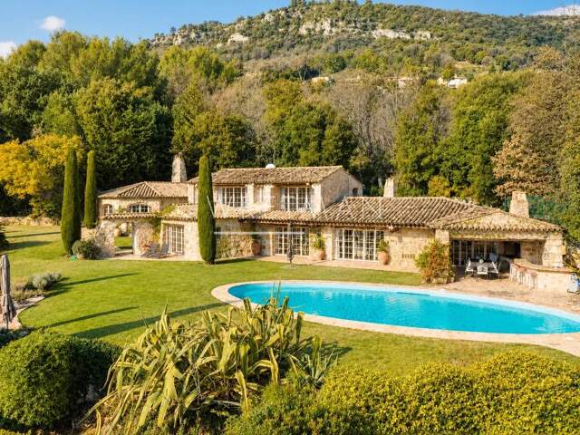 Maison en pierre authentique de Robert Dallas avec vue sur la me — photo du bien