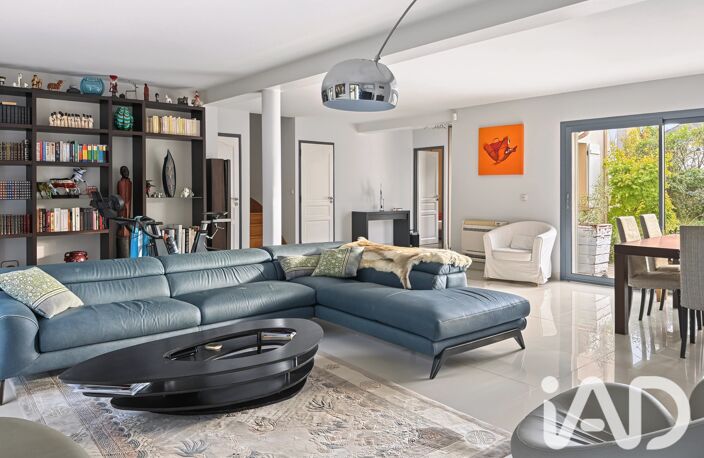 Vente Maison/villa 9 pièces — photo 2