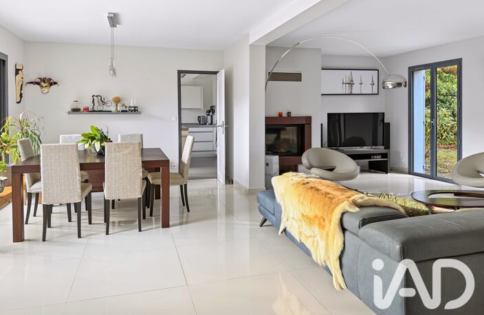 Vente Maison/villa 9 pièces — photo 3