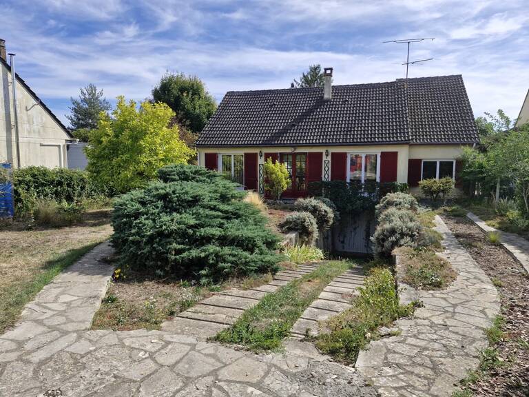 Maison avec grand jardin - Dormelles — photo 1