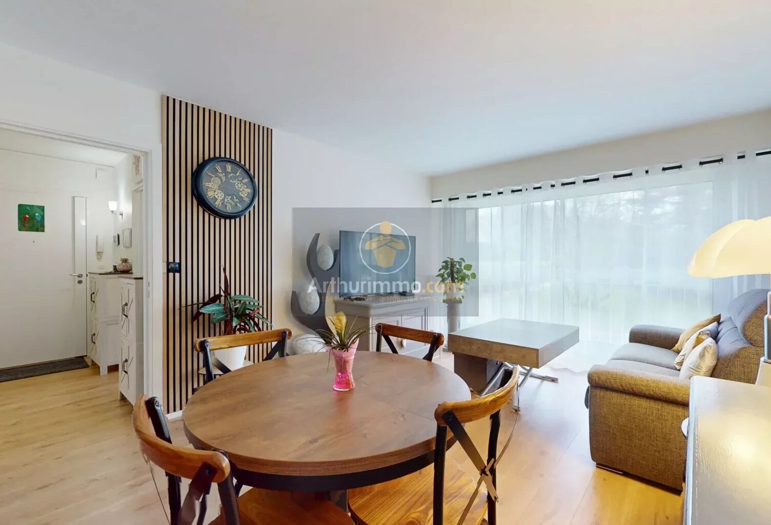 A vendre Marly-le-Roi - 3 pièces de 73m2 avec  ascenseur, cave et Gardien — photo 1