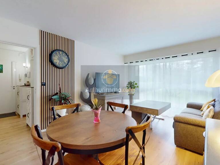 A vendre Marly-le-Roi - 3 pièces de 73m2 avec  ascenseur, cave et Gardien — photo 1