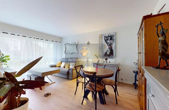 A vendre Marly-le-Roi - 3 pièces de 73m2 avec  ascenseur, cave et Gardien — photo 2