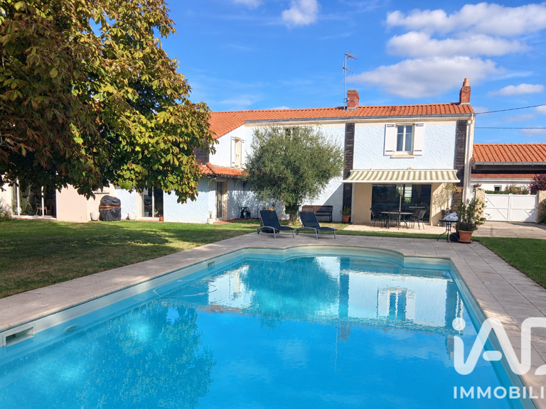 Vente Maison/villa 10 pièces — photo 1