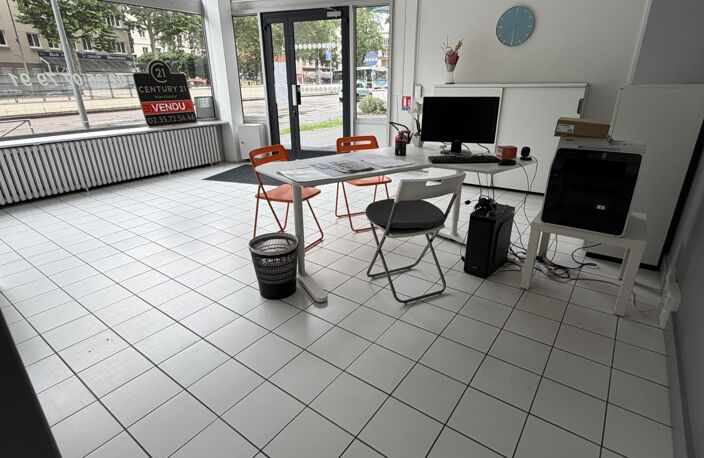 Vente Boutique/Local commercial 90 m&sup2; — photo 4