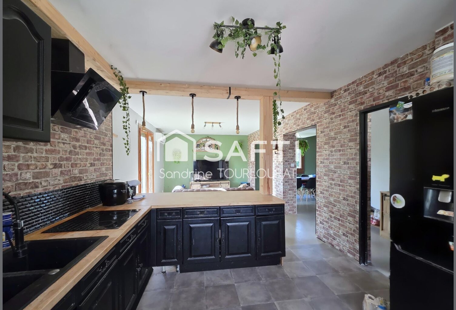 Maison sur sous-sol, jardin, combles aménageables — photo 1