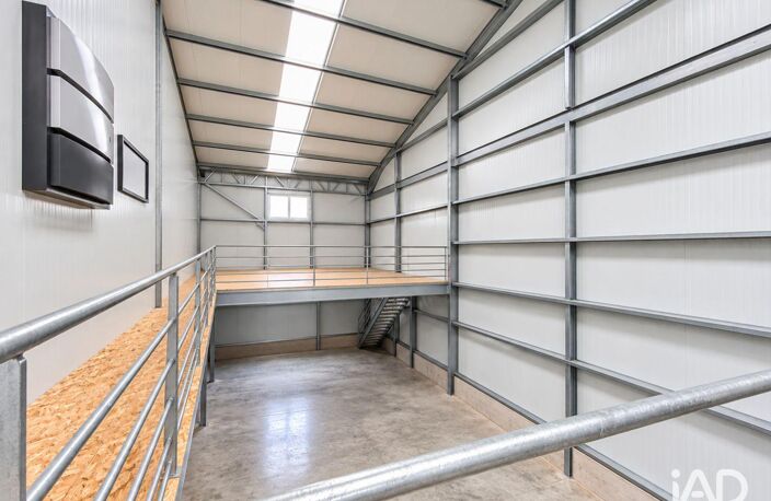 Location Local d'activités 204 m&sup2; — photo 4