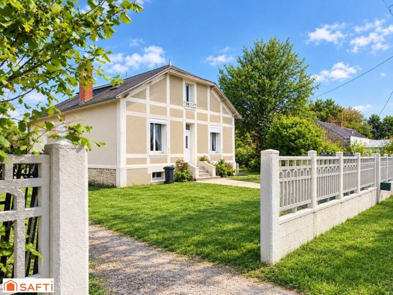 Maison et dépendances avec un emplacement idéal. — photo 1