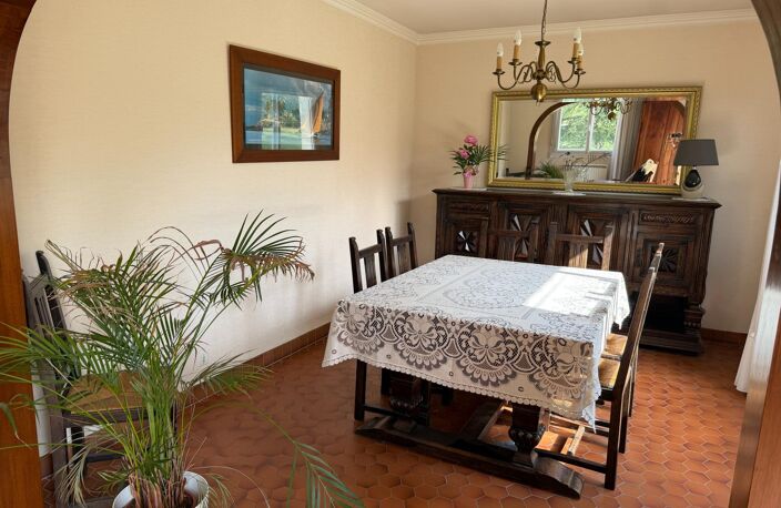 Maison familiale, beaux volumes, fort potentiel — photo 4