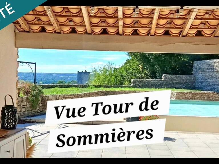 Vue sur la tour du château de Sommières — photo 1