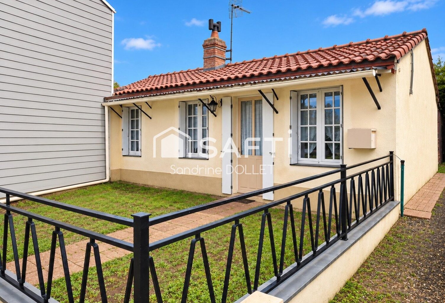 maison avec jardin,3 garages et terrain constructible — photo 1