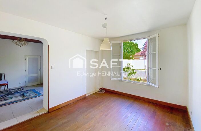 Maison de plain-pied + dépendances - Jardin - Beau potentiel — photo 3