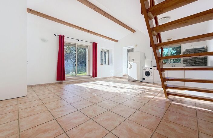 Maison T3 avec jardin et deux stationnements — photo 4
