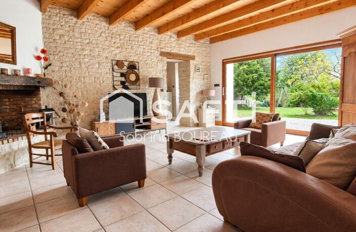 Échiré  Maison en pierre, charme et beaux volumes — photo 2