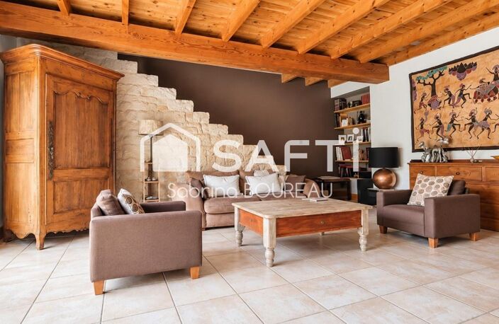Échiré  Maison en pierre, charme et beaux volumes — photo 3