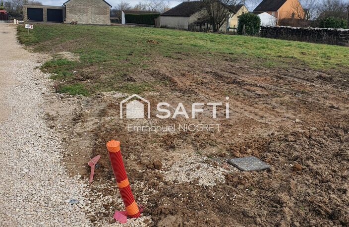 Terrain plat constructible de 600 m² — photo 2