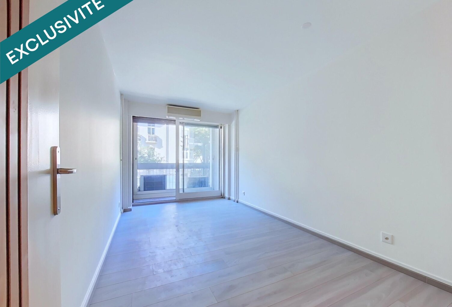 Grand T2 rénové avec loggia fermée, garage et cave — photo 1
