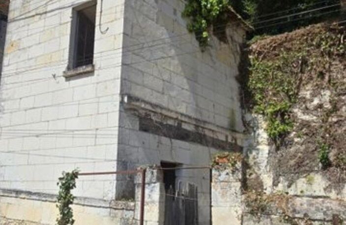Maison en pierre à rénover avec terrain constructible — photo 3