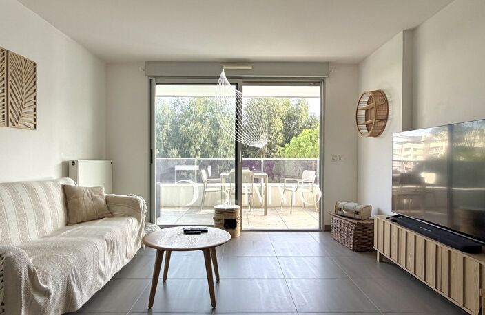 ETAGE ELEVE - GRAND 2 PIECES — photo 3