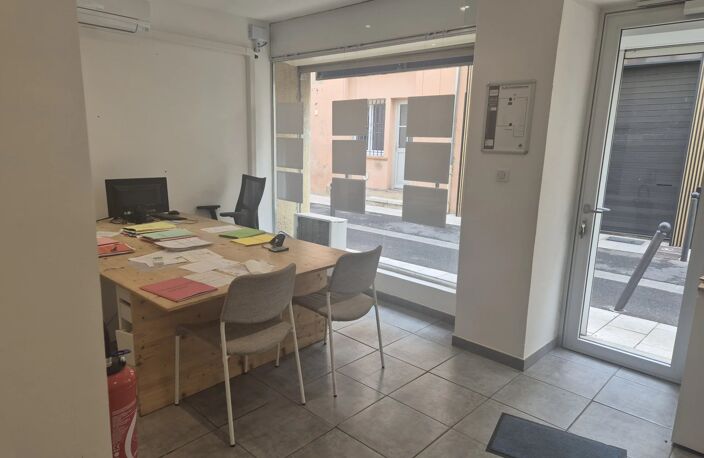 Local commercial avec climatisation à Salon-de-Provence — photo 3