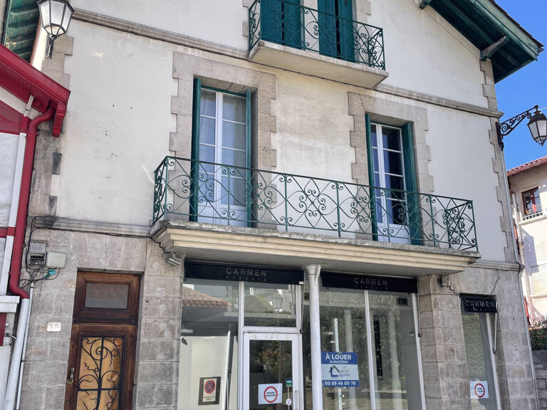 LOCAL COMMERCIAL/ PROFESSIONNEL DE 97 M2 HENDAYE COEUR DE VI — photo 1