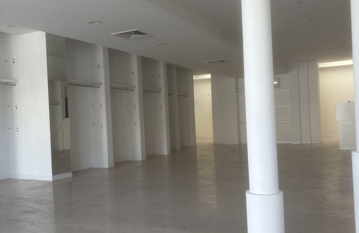LOCAL COMMERCIAL/ PROFESSIONNEL DE 97 M2 HENDAYE COEUR DE VI — photo 4