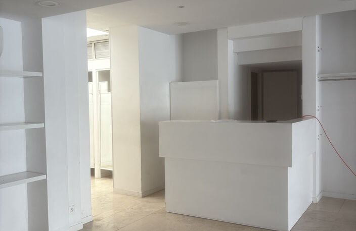LOCAL COMMERCIAL/ PROFESSIONNEL DE 97 M2 HENDAYE COEUR DE VI — photo 5