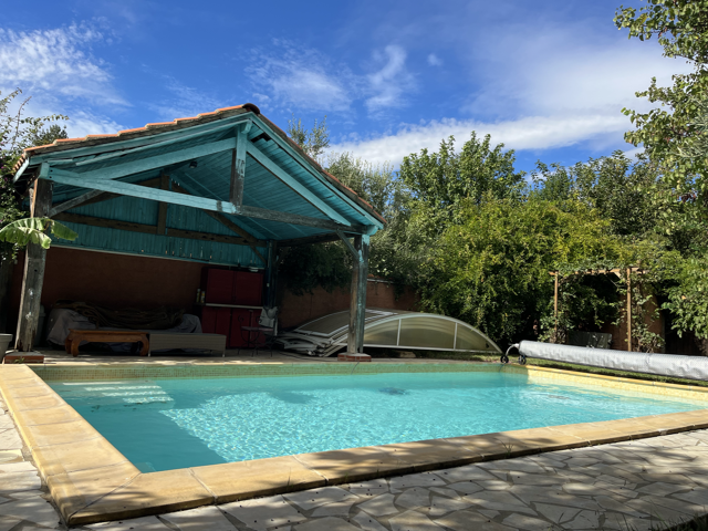 Maison 184 m2 de type 7 Piscine Garage et Canal d'arosage — photo du bien