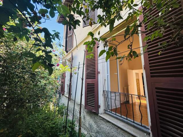 3 Pièces en rez de jardin d'une maison — photo du bien
