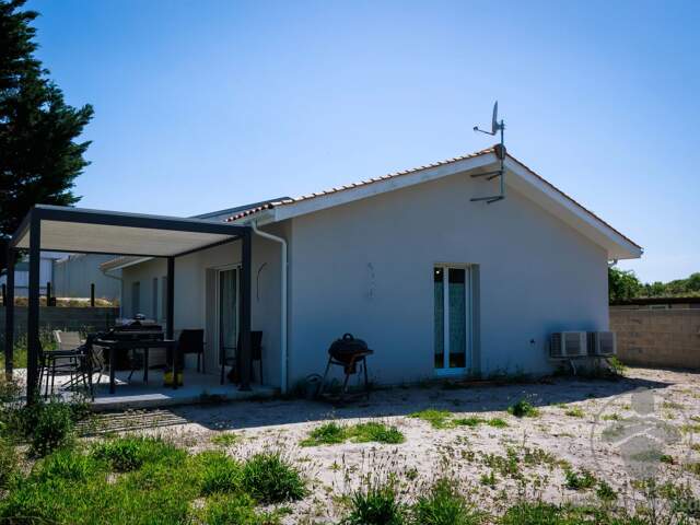 Maison récente avec climatisation et garage à Ychoux — photo du bien