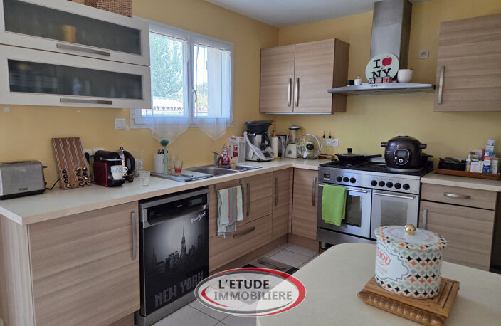 STE PAZANNE PROCHE BOURG : plain pied de 82 m2, 3 chambres, — photo 3