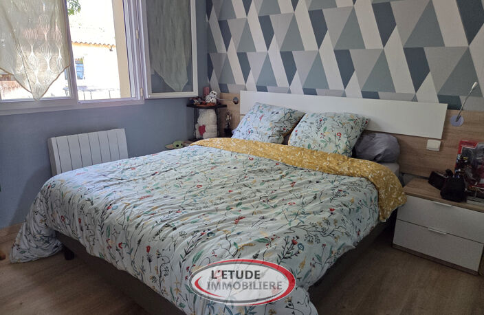 STE PAZANNE PROCHE BOURG : plain pied de 82 m2, 3 chambres, — photo 4