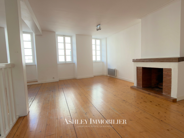 A VENDRE IMMEUBLE - CENTRE VILLE LA ROCHELLE — photo du bien