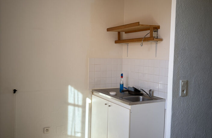 STUDIO 23 M2 A VENDRE AU COEUR DE VILLEFRANCHE SUR SAONE — photo 2
