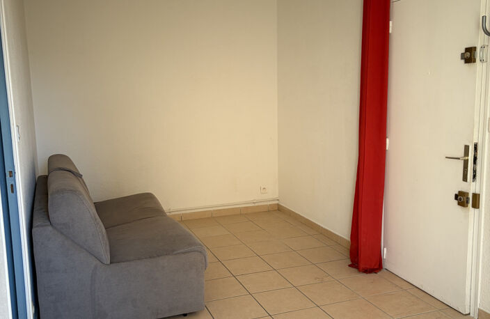 STUDIO 23 M2 A VENDRE AU COEUR DE VILLEFRANCHE SUR SAONE — photo 4