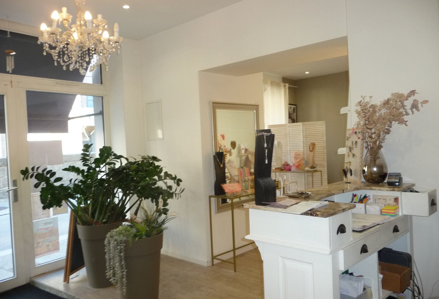 MONTBRISON CENTRE-VILLE   LOCAL COMMERCIAL DE 70 m2  PARFAIT — photo 1