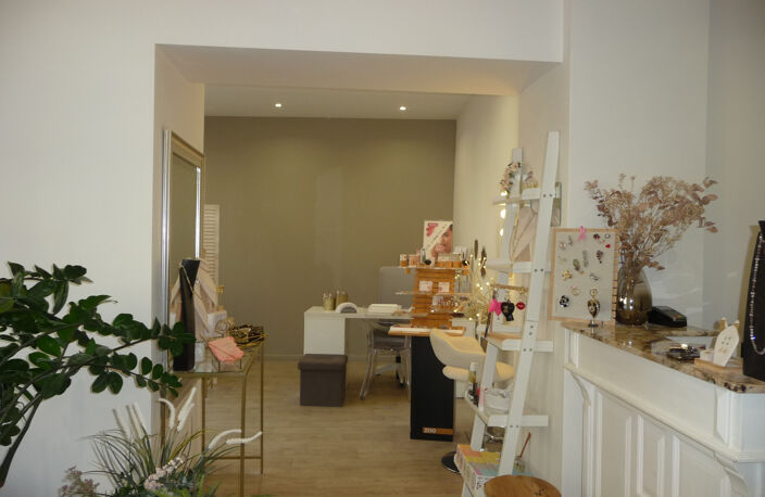 MONTBRISON CENTRE-VILLE   LOCAL COMMERCIAL DE 70 m2  PARFAIT — photo 4