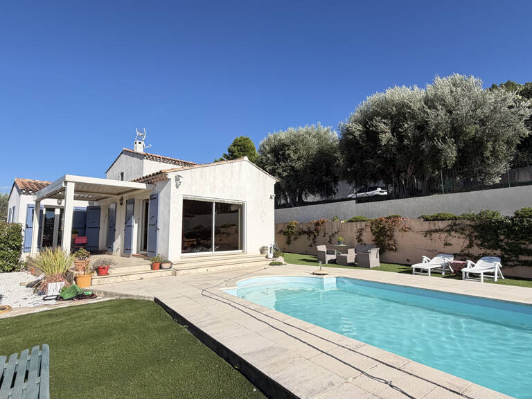 Villa lumineuse avec vue dégagée et piscine. — photo 1