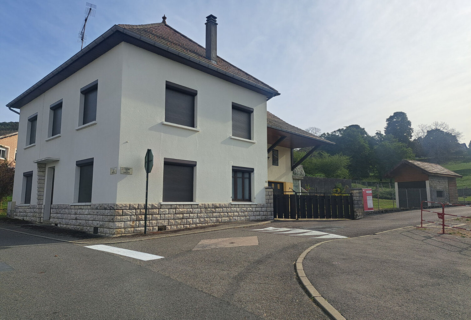 SAINT-SULPICE-DES-RIVOIRES Maison de 165 m² à fort potentiel (2 logements ou grande propriété familiale) — photo 1