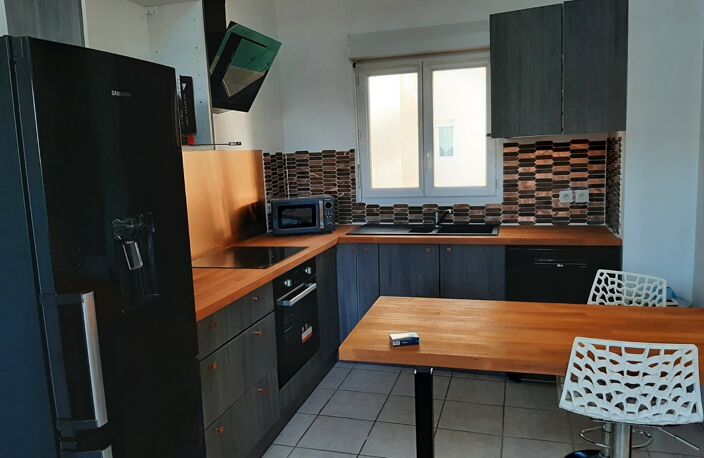 Location appartement 2 pièces 46 m² à Bourgoin-Jallieu (38300) — photo 2
