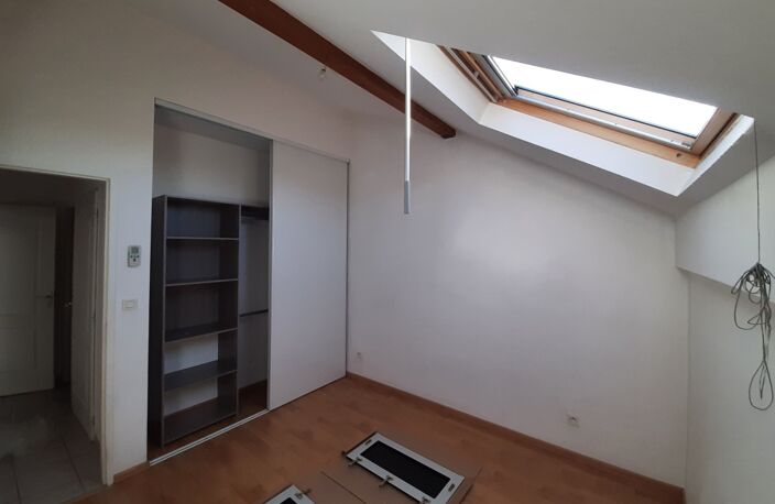 Location appartement 2 pièces 46 m² à Bourgoin-Jallieu (38300) — photo 4