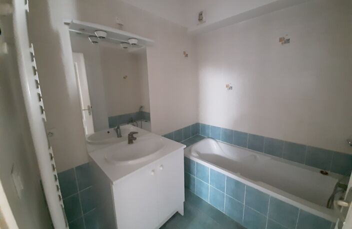 Location appartement 2 pièces 46 m² à Bourgoin-Jallieu (38300) — photo 5