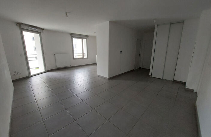 APPARTEMENT RECENT VOIRON - 2 pièce(s) - 56.76 m2 — photo 2