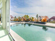 Maison de 374m2 + 215m2 d'annexes, avec piscine et 4 terrasses — photo 2