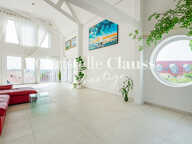 Maison de 374m2 + 215m2 d'annexes, avec piscine et 4 terrasses — photo 3