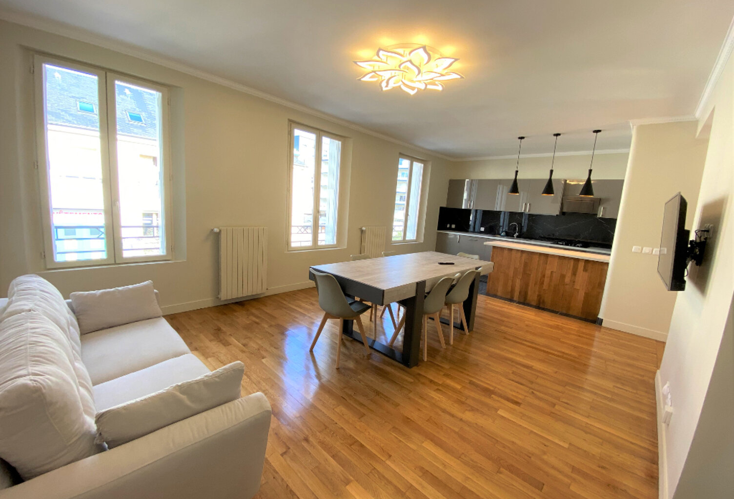 Appartement MEUBLÉ - Evreux CENTRE T2 bis de 60.48 m² — photo 1