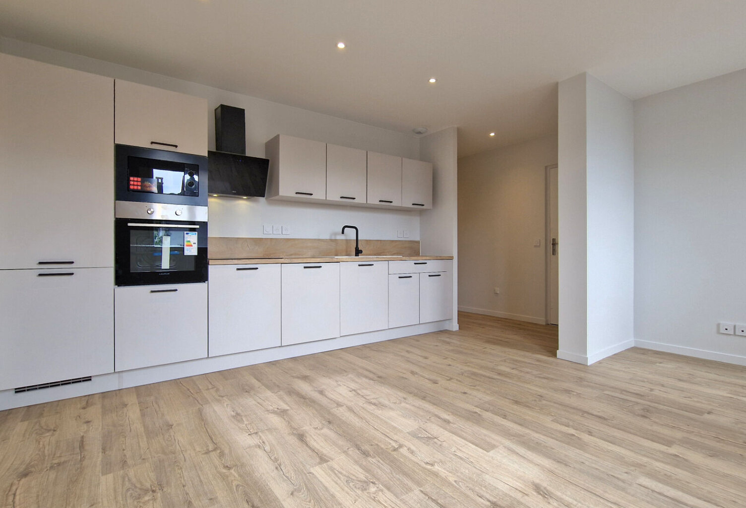 Appartement Aix Les Bains 3 pièces 62.92 m2 Rénové — photo 1