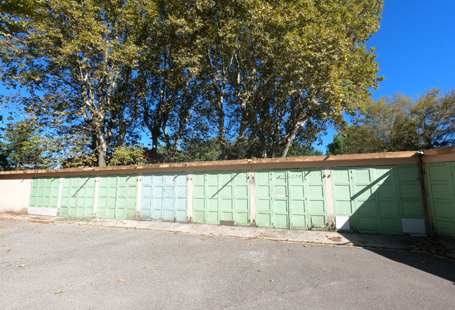 Garage - Box Pont de l'Arc — photo 1