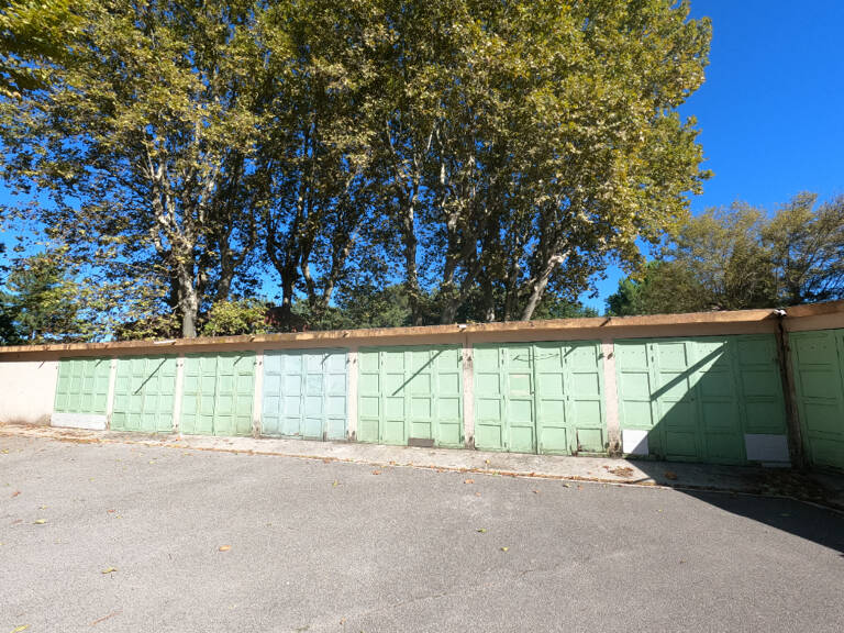 Garage - Box Pont de l'Arc — photo 1