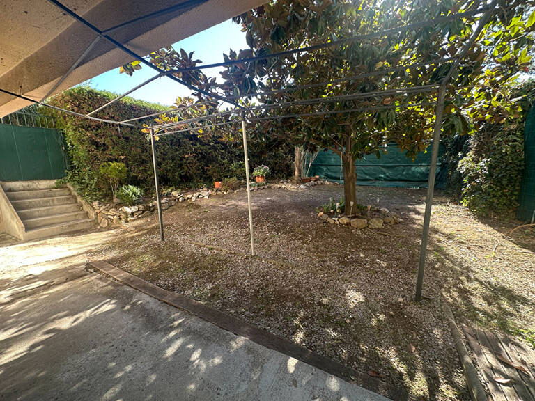 Vente Aix Qt Axium proche centre à pied LC Gestion vous propose cet appartement de type 2 avec terrasse,  jardin privatif, cave, parking. — photo 1